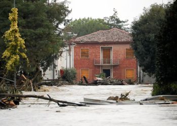 UE: Europa Central atingida pelas inundações receberá milhares de milhões em ajuda