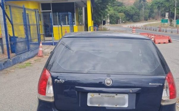 Itapemirim: PRF recupera carro furtado após perseguição