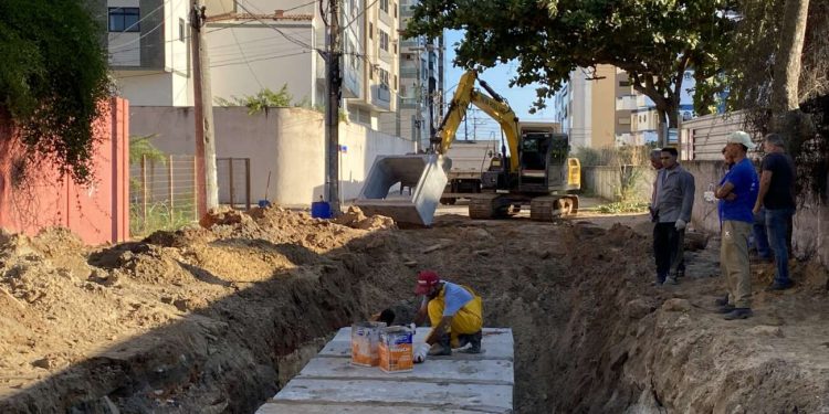 Guarapari: Obras de macrodrenagem da Praia do Morro devem ser concluídas até outubro
