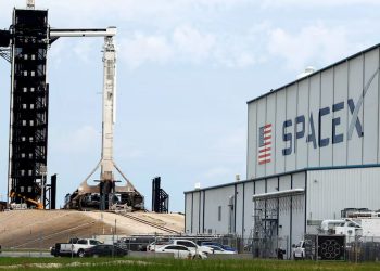 Espaço: SpaceX pronta para lançar tripulação privada de bilionário em missão inovadora