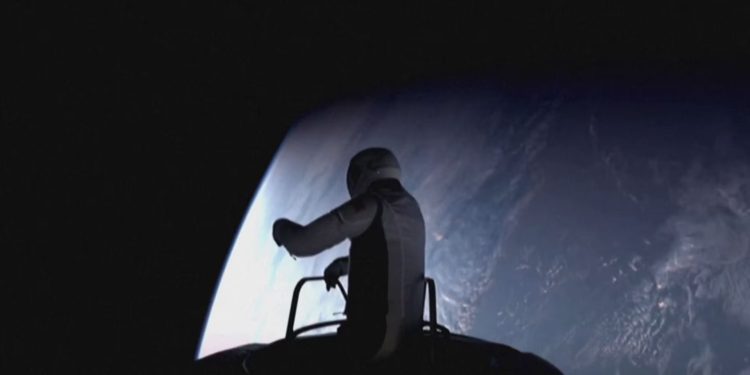 SpaceX: Missão Polaris Dawn conclui primeira caminhada espacial comercial