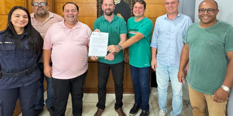 Anchieta: Prefeito institui coordenação de transição para novo governo