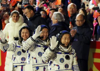 Espaço: Astronautas chineses realizarão experimentos incluindo tijolos lunares
