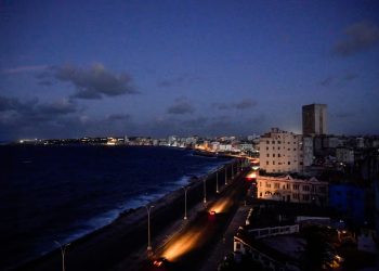 Cuba: A maior parte de Havana está com energia enquanto o governo trabalha para reativar a rede elétrica