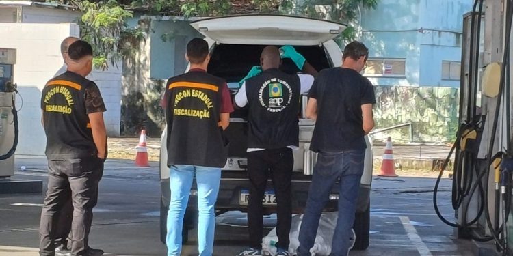 Espírito Santo: Procon-ES e ANP intensificam fiscalização em postos de combustíveis e distribuidoras de gás em 10 municípios