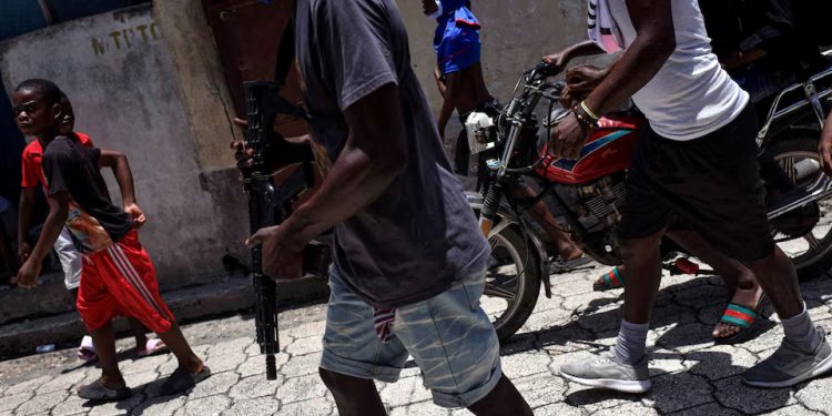 Haiti: Gangues estão recrutando mais crianças como soldados