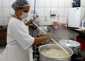 Guarapari: Educação abre processo seletivo para cozinheiro