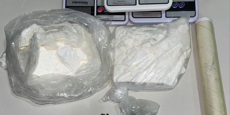 Guarapari: Suspeito de tráfico de drogas é detido com drogas e armas durante operação conjunta