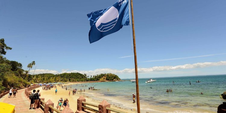 Turismo: Praias  da Bahia recebem selo internacional Bandeira Azul