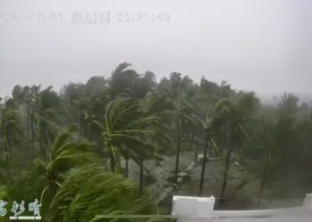 Clima: Taiwan fecha enquanto o forte tufão Kong-rey atinge a costa leste