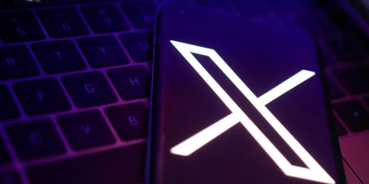 Tecnologia: X altera termos de serviço para usar posts de usuários para treinar IA