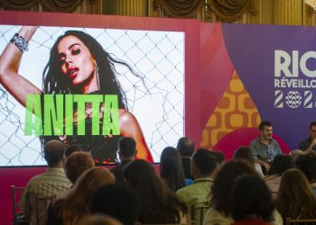 Réveillon 2025: Rio terá palco gospel, 12 minutos de fogos e shows de Caetano Veloso, Anitta e Ivete Sangalo