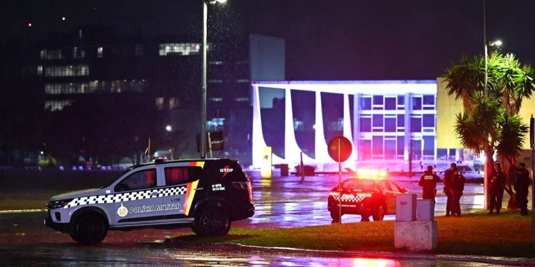 Brasília: Homem detona explosivos e morre em frente ao STF