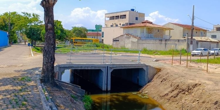 Anchieta: Prefeitura constrói duas galerias no Rio Una