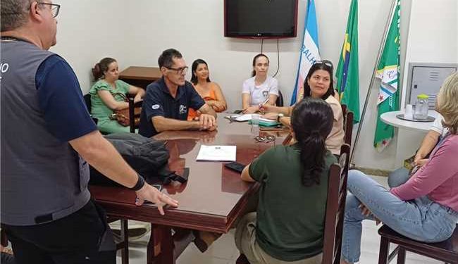 Alfredo Chaves: Técnicos do Ministério da Saúde se reúnem com servidores municipais para discutir avanço da febre oropouche