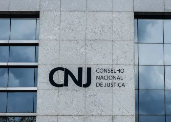 Brasil: CNJ suspende pagamento de auxílio-alimentação de R$ 10 mil para juízes