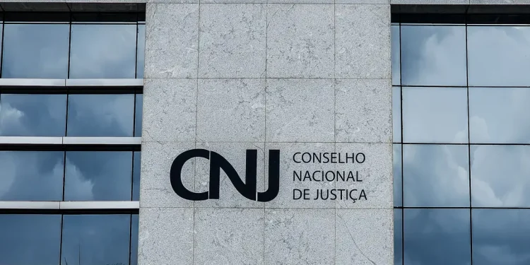 Brasil: CNJ suspende pagamento de auxílio-alimentação de R$ 10 mil para juízes