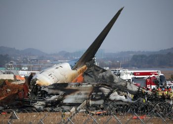 Coreia do Sul: Avião sai da pista, explode e deixa ao menos 122 mortos