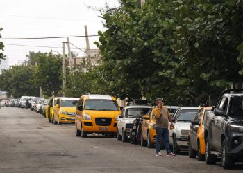 Cuba: País fica sem combustível nas bombas enquanto a crise energética se agrava