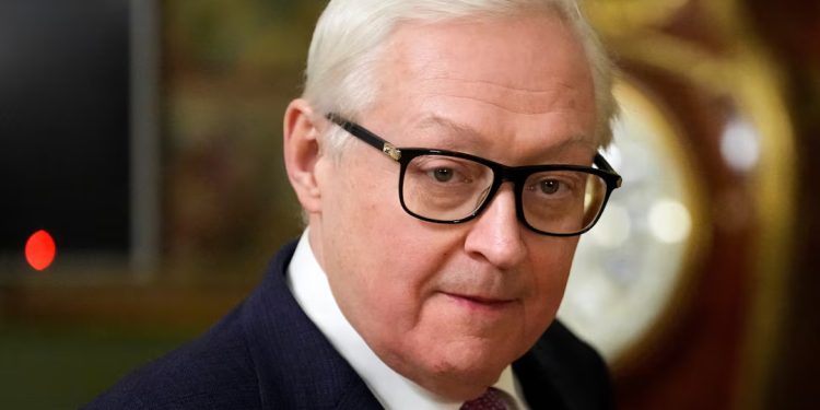Rússia: Alto diplomata diz que possibilidade de novos testes nucleares continua em aberto