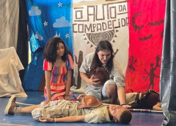 Guarapari: Estudantes apresentam peça baseada em ‘O Auto da Compadecida’