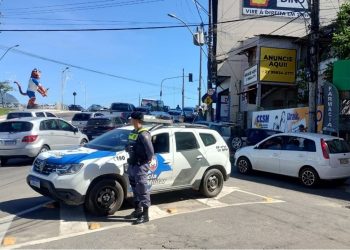 Guarapari: Operação Natal do 10° BPM reforça policiamento na região comercial