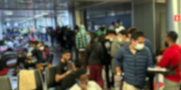 Justiça: STJ autoriza deportação de imigrantes retidos no Aeroporto de Guarulhos
