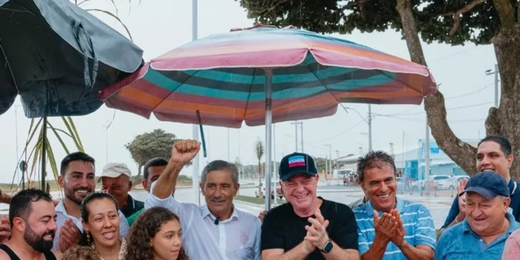 Presidente Kennedy: Dorlei e Casagrande inauguram nova orla de Marobá