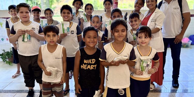 Piúma: Prefeitura promove ação de saúde bucal em escola do interior