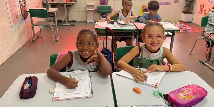 Anchieta: Educação recebe Selo Ouro em Alfabetização pelo MEC