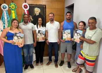 Anchieta: Mais famílias recebem títulos de propriedade dos seus imóveis