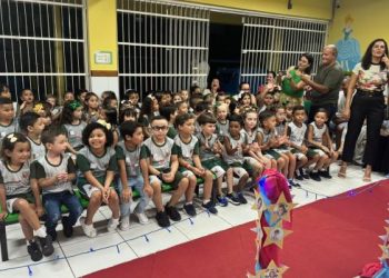 Anchieta: Projeto Semeando Leitura em Família encerra o ano com noite de autógrafos