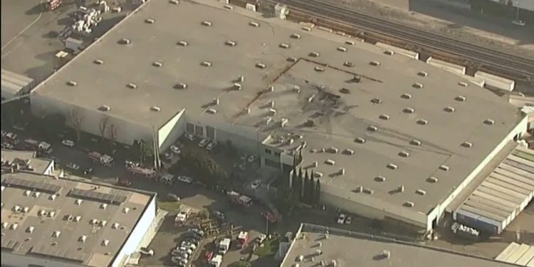 Califórnia: Avião de pequeno porte cai e deixa dois mortos e pelo menos 18 feridos