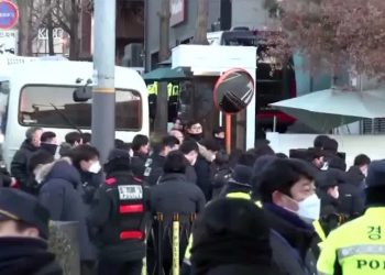 Coreia do Sul: Autoridades suspendem execução de mandado de prisão contra presidente
