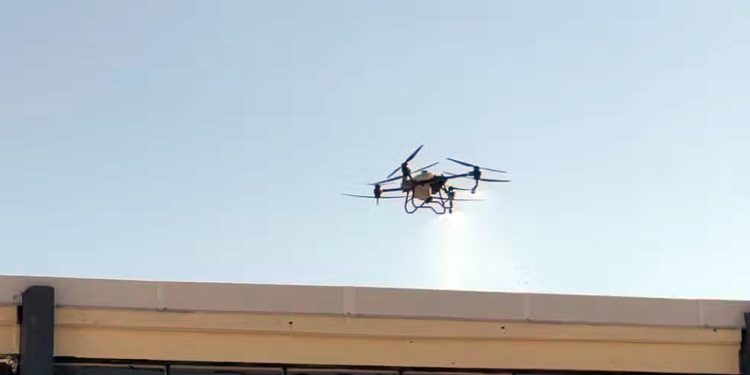 São Paulo: Drone usado para a pulverização de lavouras se torna aliado no combate à dengue no interior