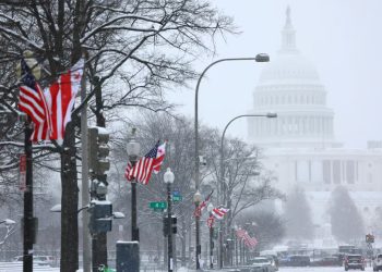 EUA: Primeira grande tempestade de inverno atinge Centro e Costa Leste