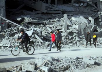 Oriente Médio: Acordo de cessar-fogo entre Israel e Hamas seguido de ataques aéreos em Gaza