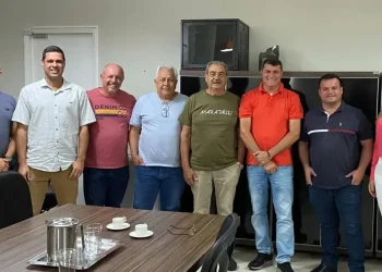 Marataízes: Prefeitura faz reunião para viabilizar a construção de universidade no município