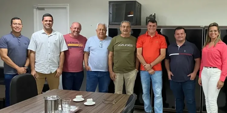 Marataízes: Prefeitura faz reunião para viabilizar a construção de universidade no município