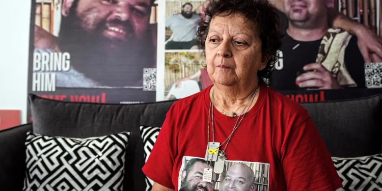 Angústia de uma mãe: um filho será libertado de Gaza e outro será deixado para trás