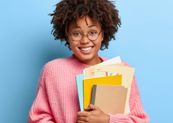 Piúma: Prefeitura lança edital para Auxílio Transporte de Estudantes Universitários 2025