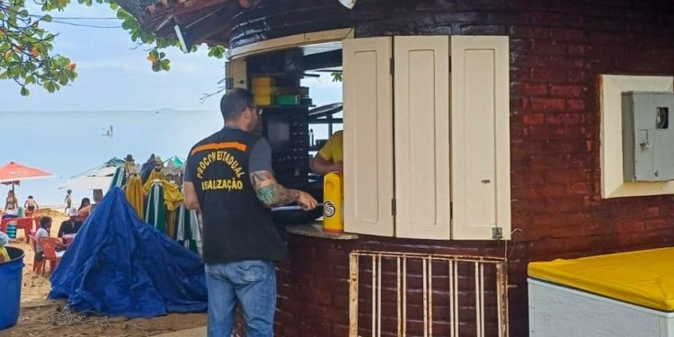 Espírito Santo: Operação Verão fiscaliza bares e quiosques no sul do Estado