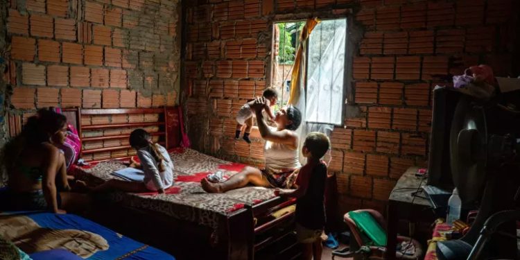 Unicef: Brasil ainda tem 28,8 milhões de crianças vivendo na pobreza