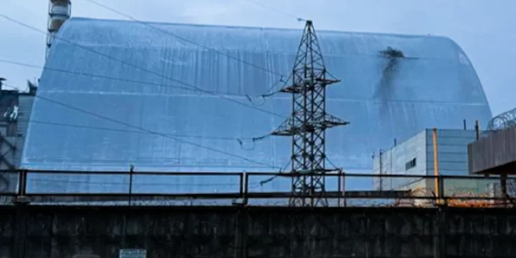 Ucrânia: Escudo de radiação de Chernobyl é atingido por drone russo