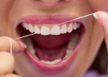 Saúde: Uso de fio dental pode reduzir risco de derrames cerebrais