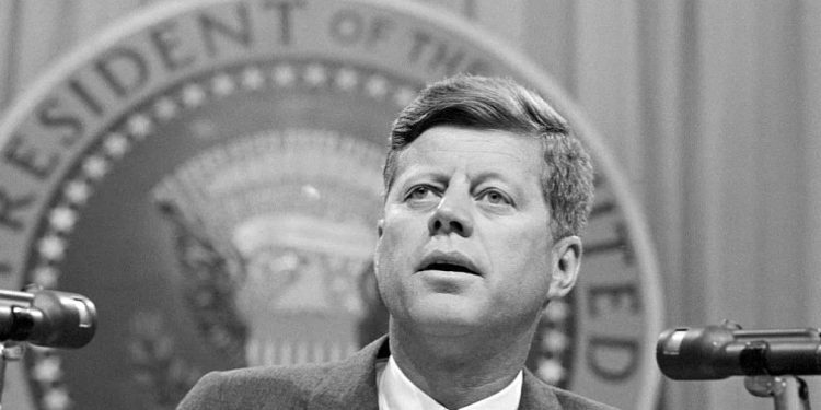 EUA: FBI diz que descobriu cerca de 2,4 mil arquivos sobre assassinato de J.F.K.