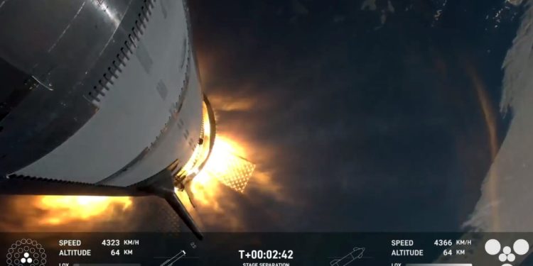 SpaceX: Destroços da Starship caem em ilha britânica e geram polêmicas