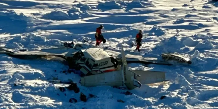 EUA: Guarda Costeira encontra avião desaparecido no Alasca