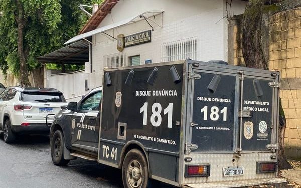 Piúma: Mulher é assassinada a tiros dentro de quintal de casa