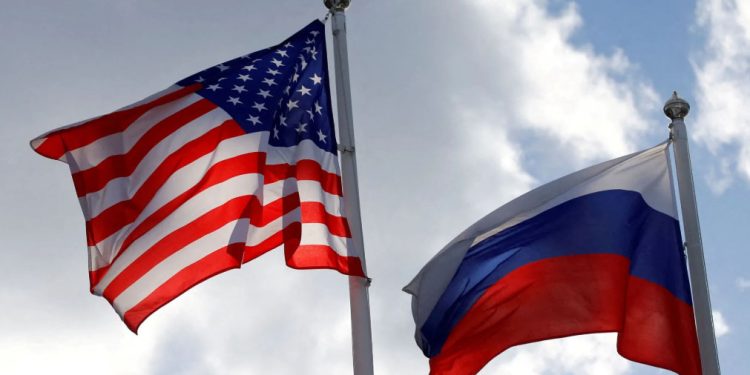 Mundo: EUA e Rússia negociam sobre guerra na Ucrânia e cessar-fogo no Mar Negro